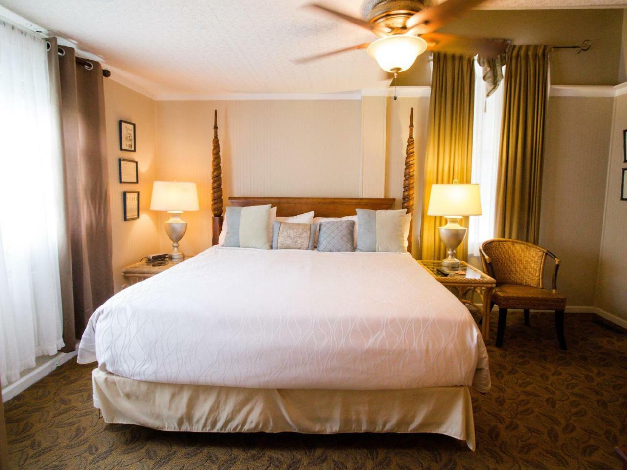Tybee Island Inn Bed & Breakfast Room photo